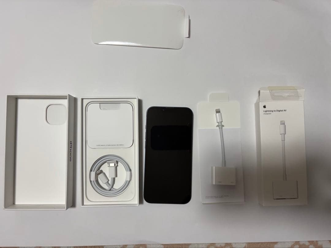 Apple iPhone 13 ミッドナイトケース HDMIアダプタセット