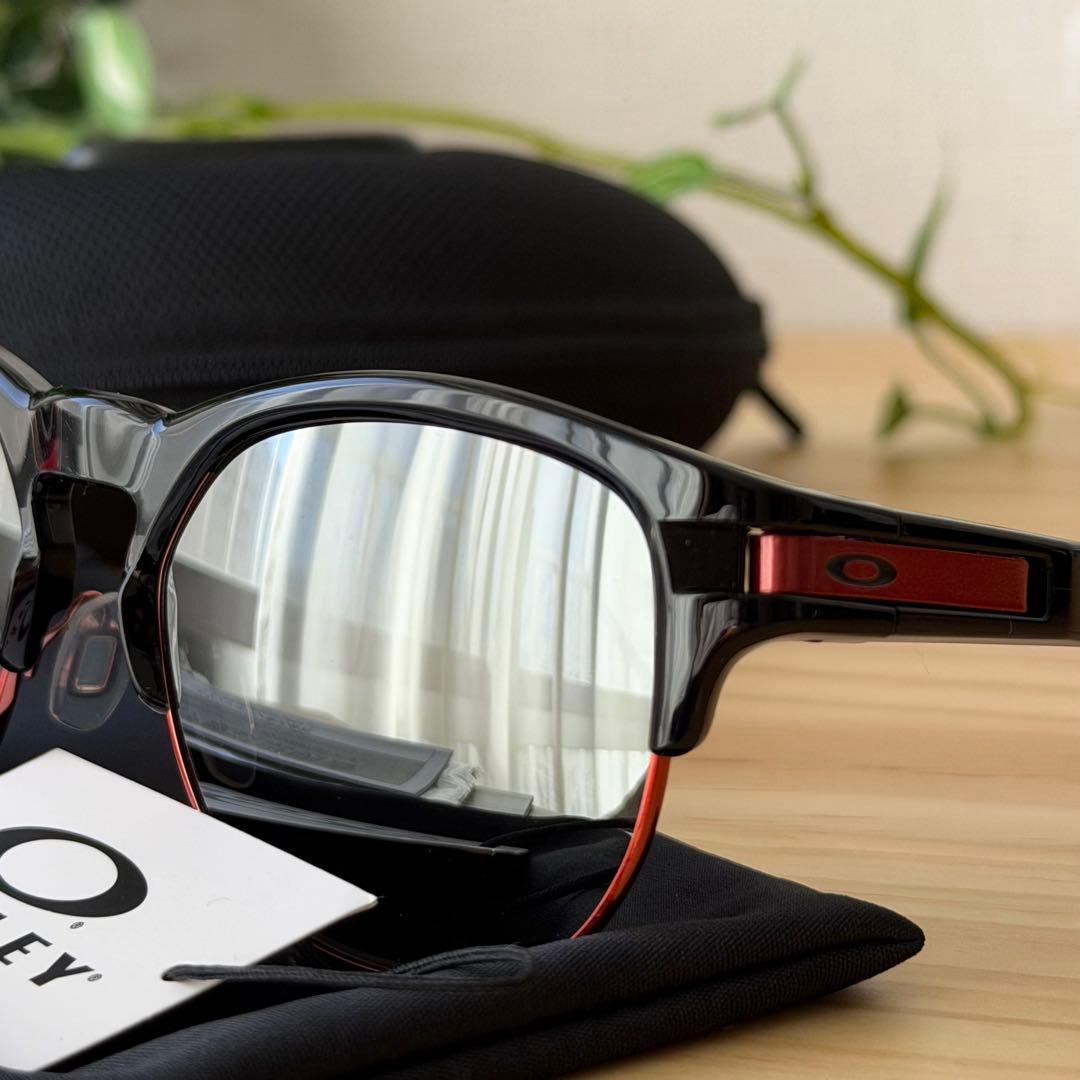 生産終了モデル 【ほぼ新品】 オークリーLATCH KEYラッチキーOO9394