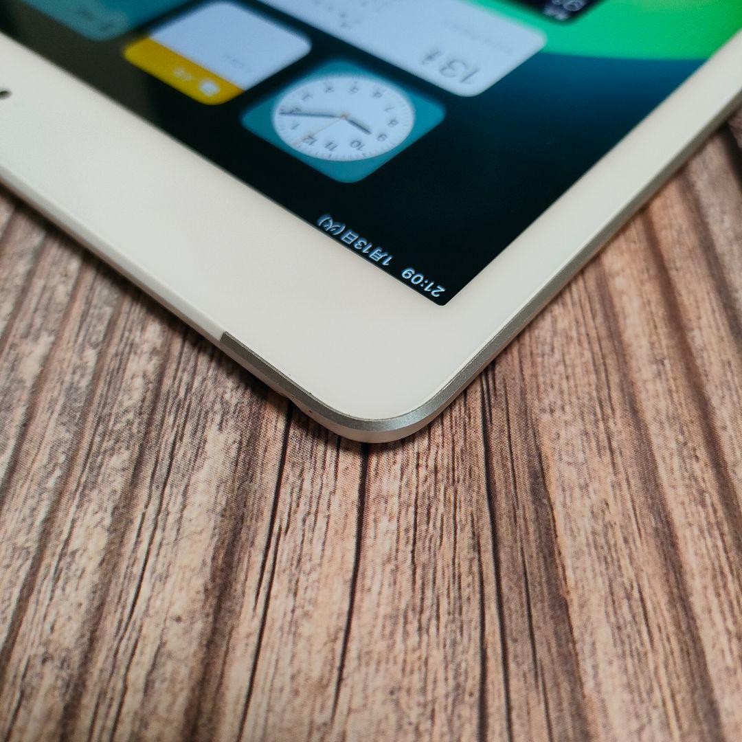 iPad 第8世代 32GB SIMフリー 美品