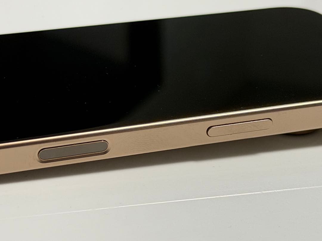 iphone16 pro 香港版　デュアルsim 256GB デザートチタニウム