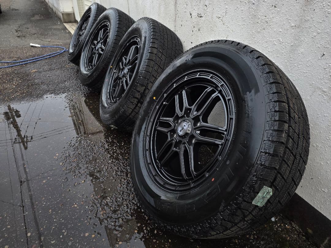 18インチ ブラック ホイールセット ランクル300 スタッドレス　2025年製