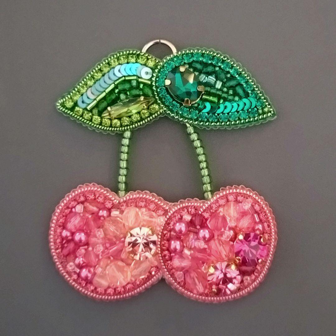 ☆ちぃ☆ピンクのさくらんぼ・イニシャルМ・イニシャルC バックチャーム