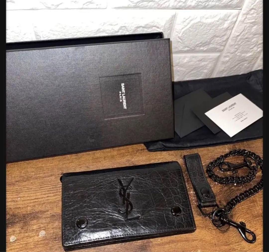 イヴサンローラン ウォレットチェーン　クロコ 長財布 ブラック