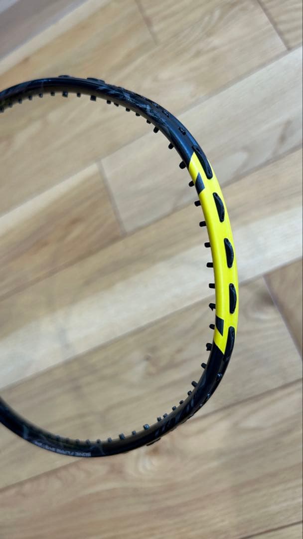 美品　ヨネックス　バドミントンラケット　ナノフレア 1000z