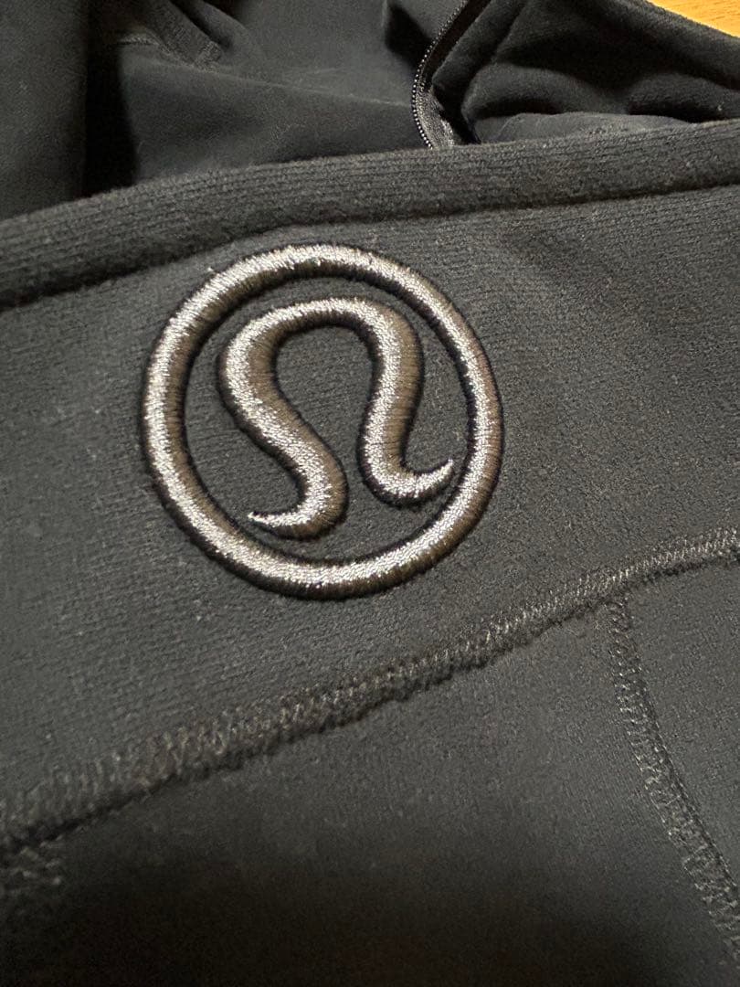 lululemon Scubaフルジップフーディ　黒