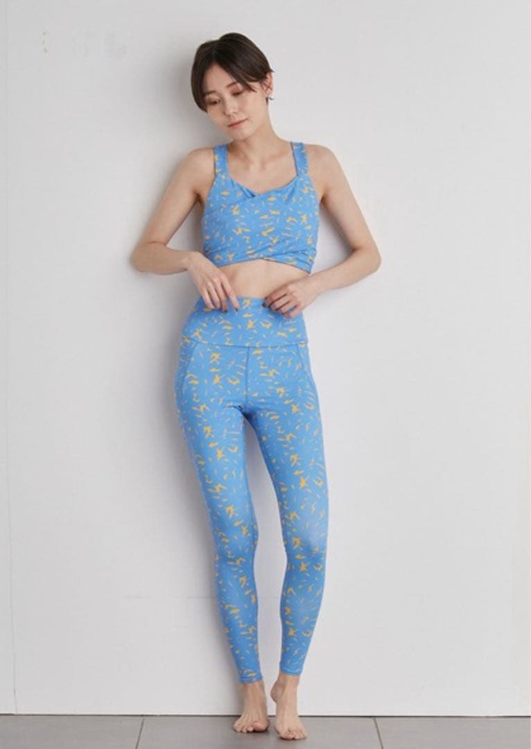 emmi エミ ヨガウェア ブラトップ レギンス 上下セット