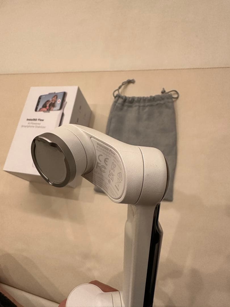 Insta360 Flow スマートフォンスタビライザー　ジンバル