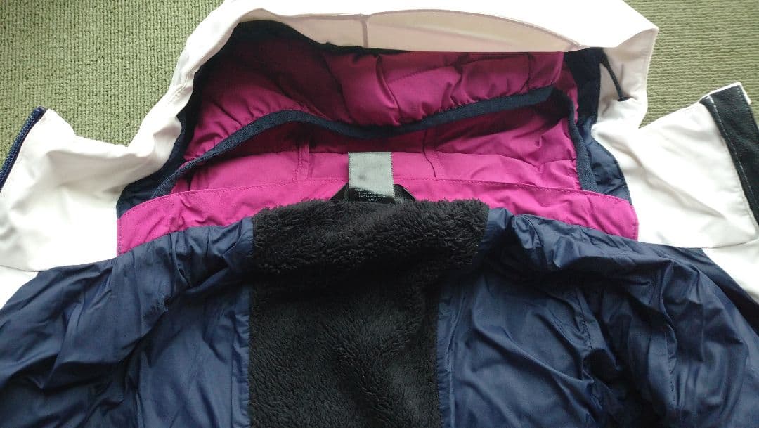 ホワイト/ネイビー フード付きスキーウェア