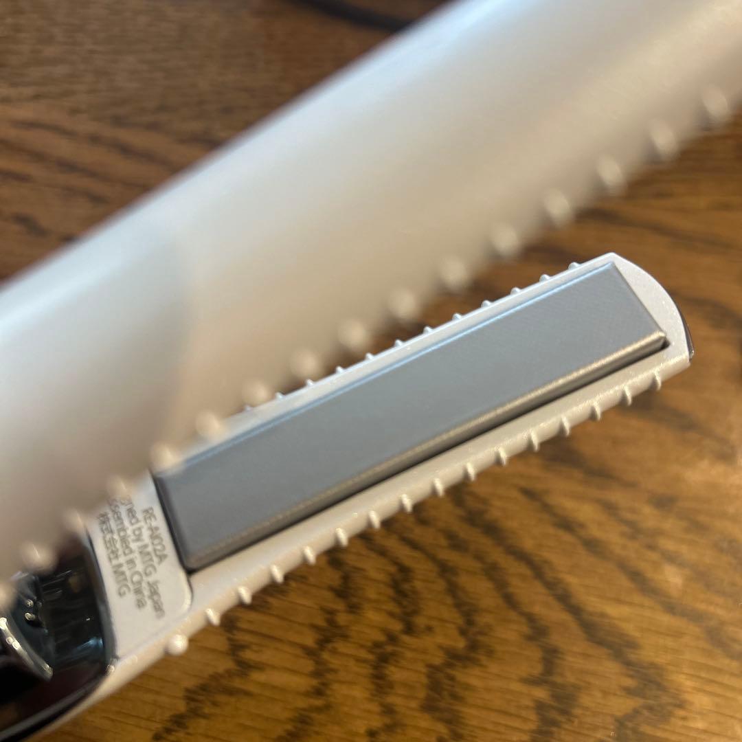 【美品】ReFaビューティックフィンガーヘアアイロン　ホワイト