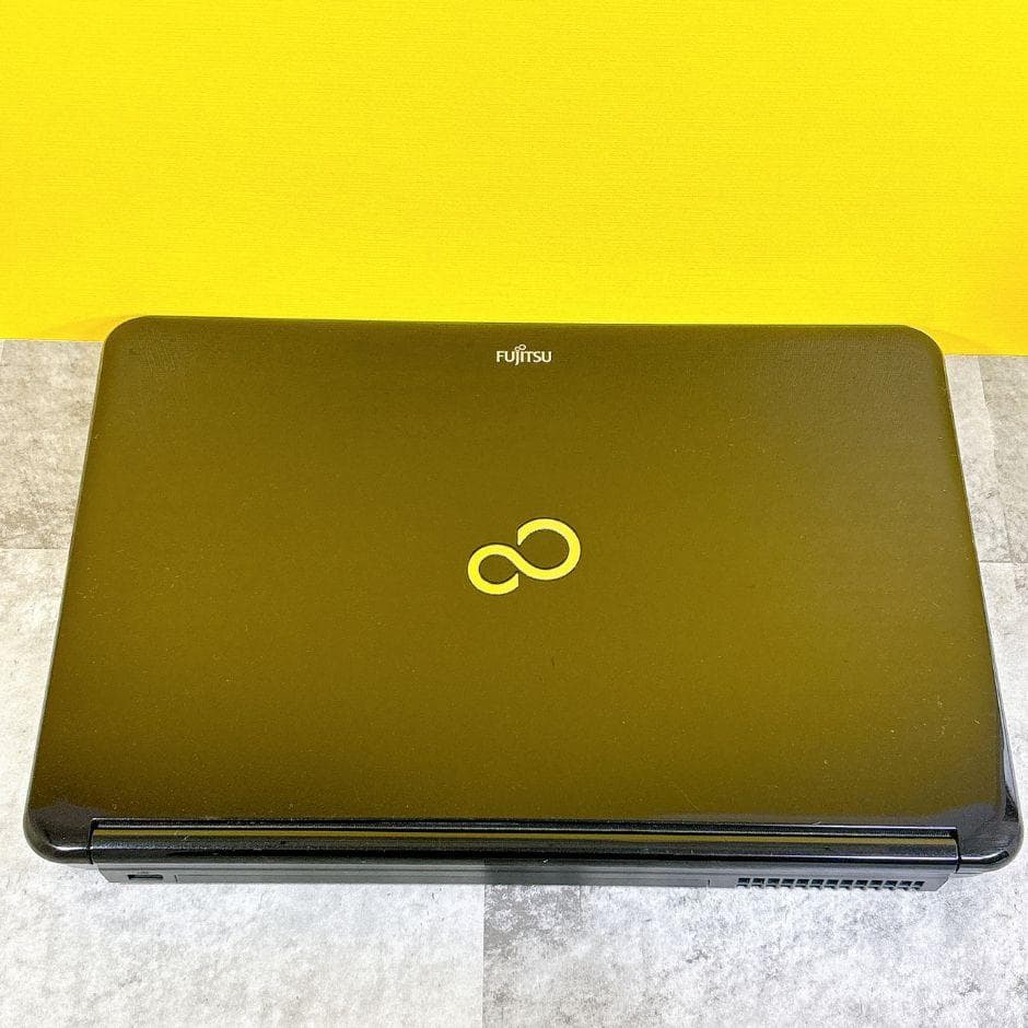 資料作成や動画視聴に❣すぐ使えるノートパソコン 黒 カメラ付き 大容量500GB