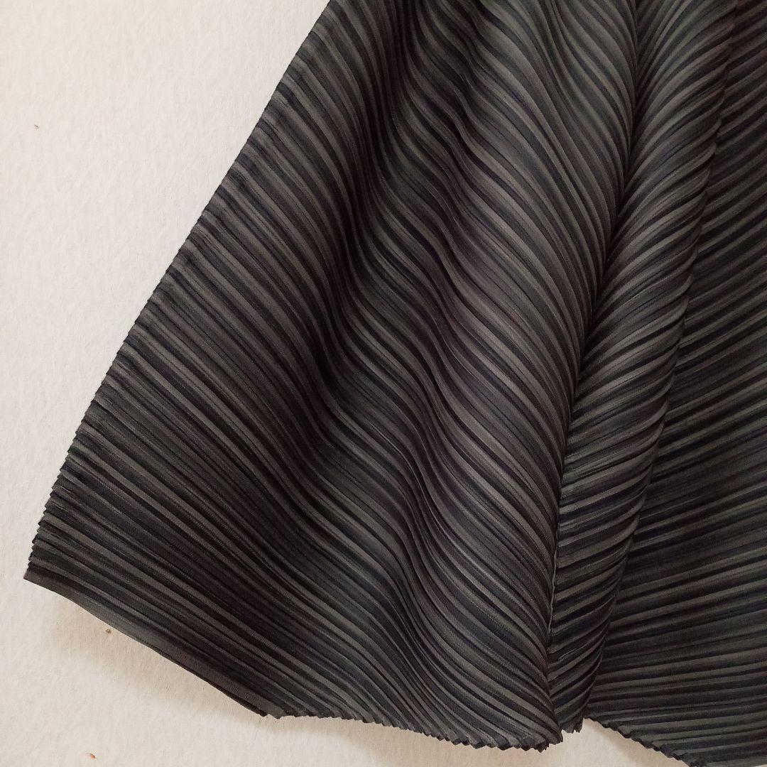 PLEATS PLEASE　ボリュームパンツ