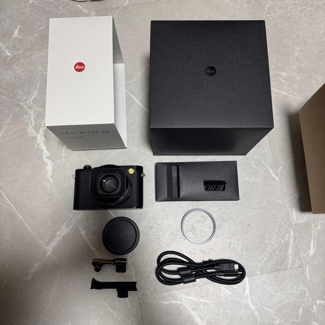 【ブルース】LEICA Q3 43 サムレスト付　レザー張り替え済み