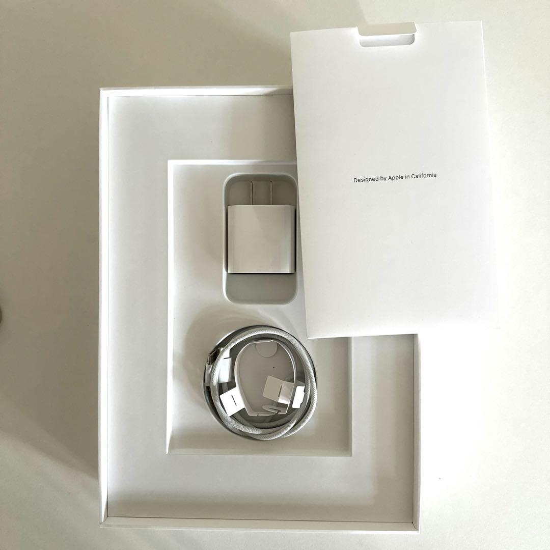 iPad 10世代　64GB SIMなし　カバー、フィルム付