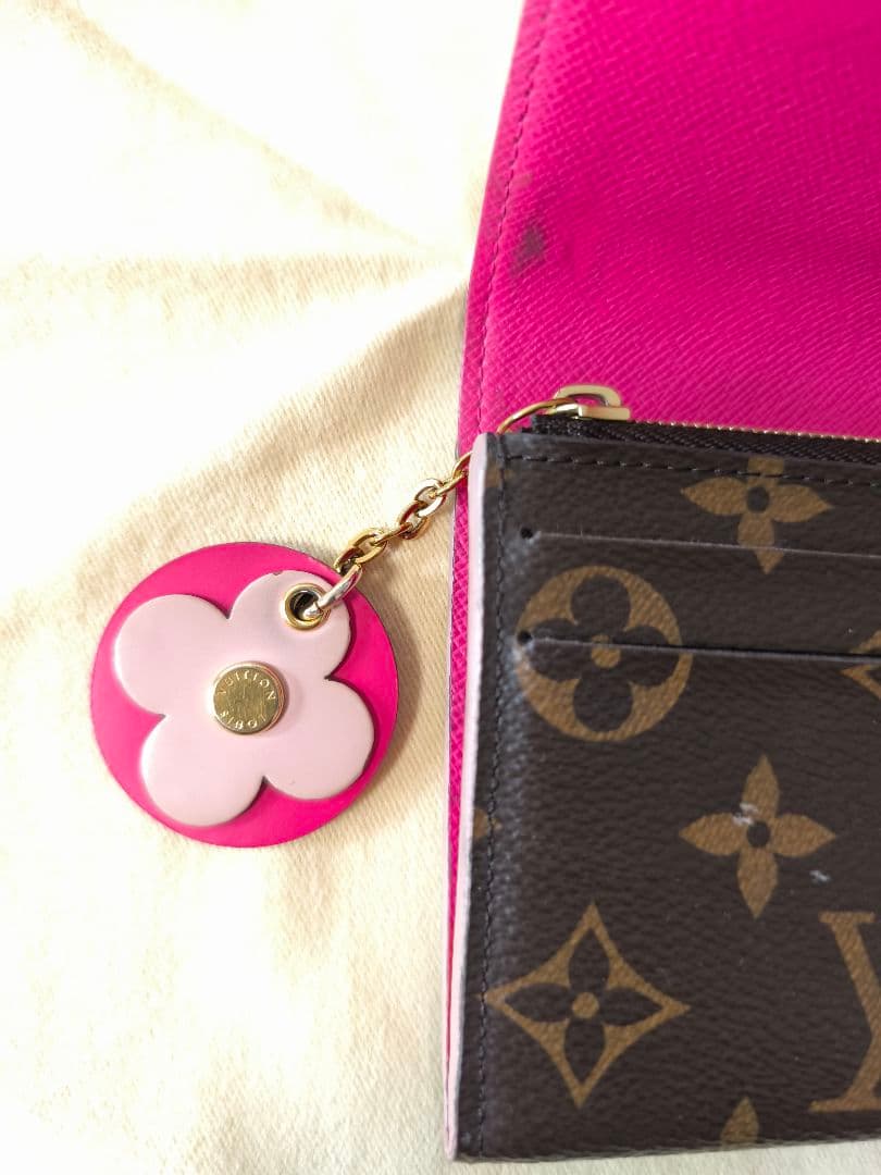 ⚠️ボタン難有ルイヴィトンモノグラム　ポルトフォイユエミリー❤フラワーチャーム