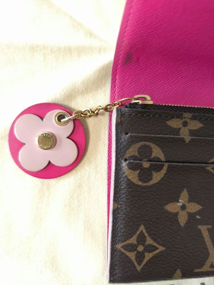 ⚠️ボタン難有ルイヴィトンモノグラム　ポルトフォイユエミリー❤フラワーチャーム