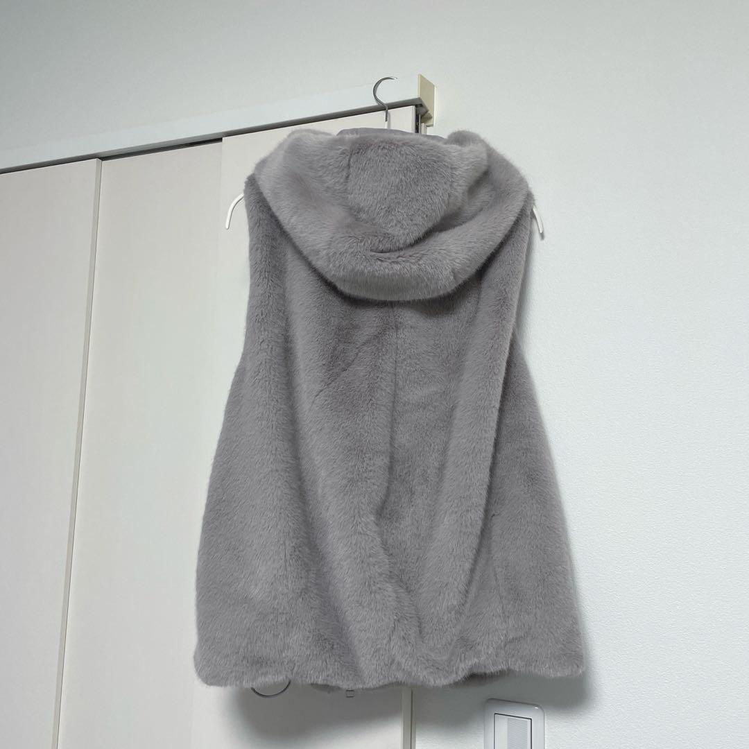 アルページュストーリー ファーフードジップベスト グレージュ S新品未使用