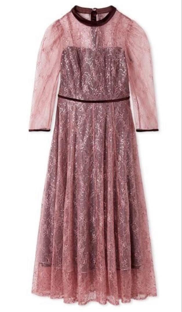 エレガントなピンクのレースパーティードレス