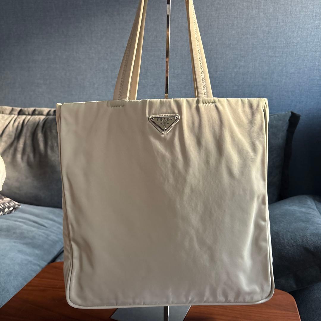 プラダ トートバッグ ベージュ