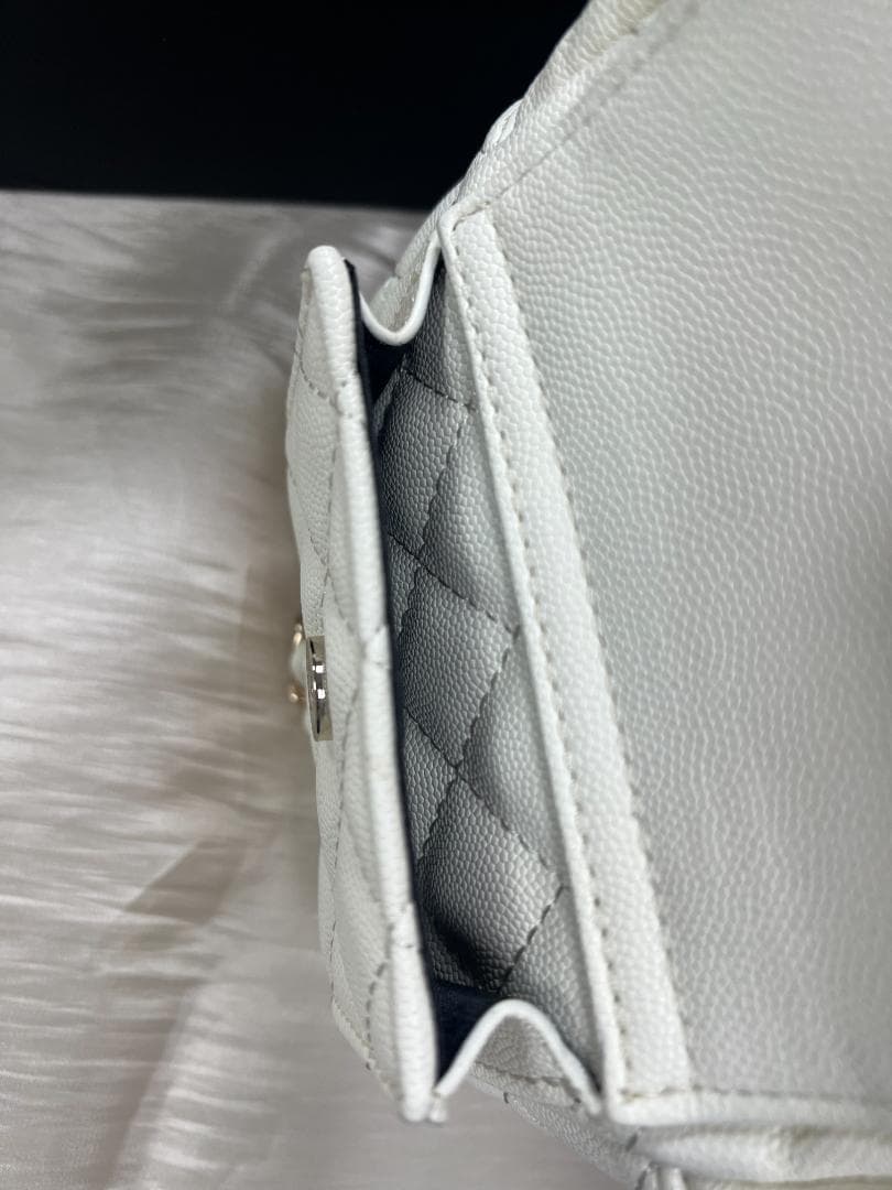 ★VIP限定 ノベルティホワイト キルティングバックパック付属品 箱 カード