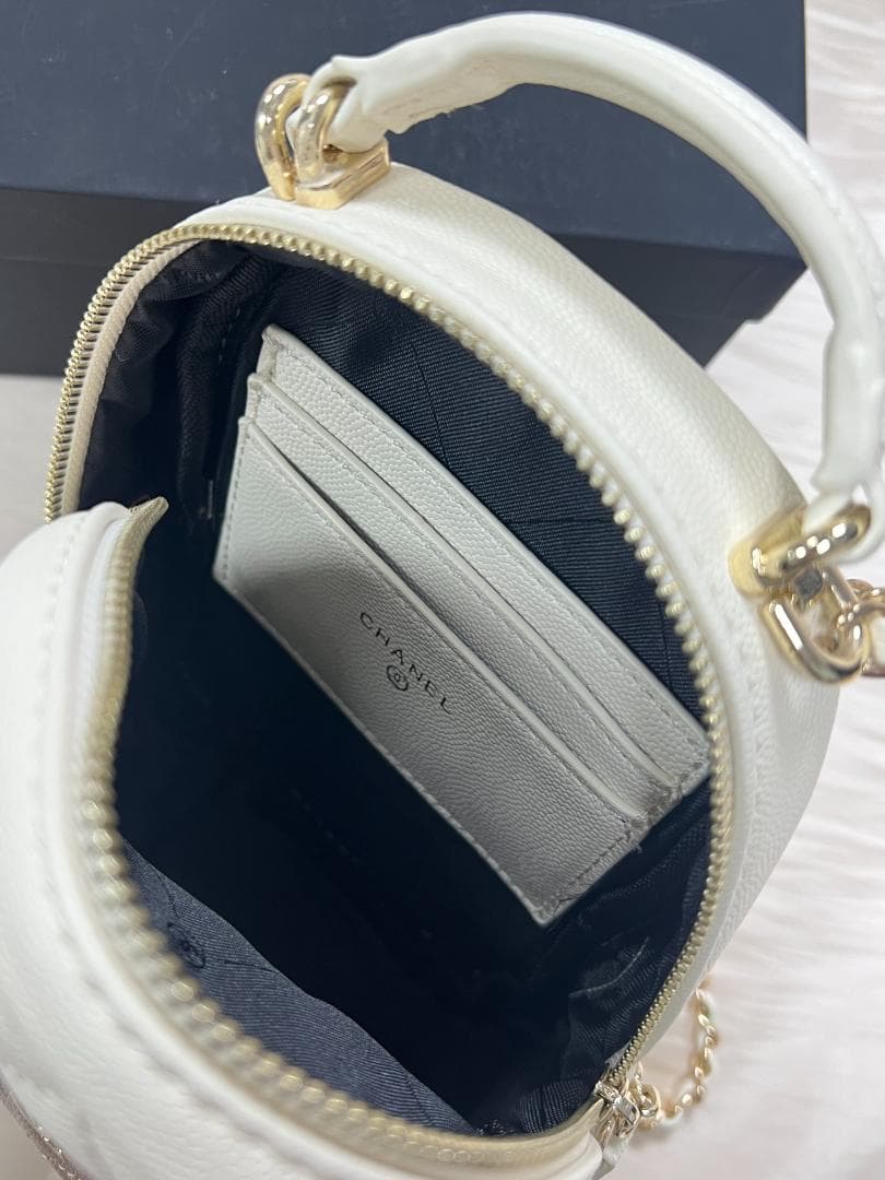 ★VIP限定 ノベルティホワイト キルティングバックパック付属品 箱 カード