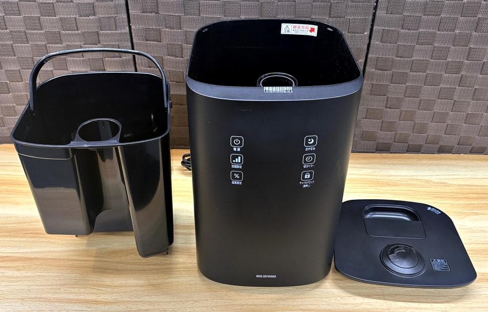 未使用品　アイリスオーヤマ　上給水型ハイブリッド式加湿器　UHK-500