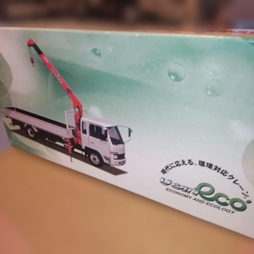 UNIC ユニックエコ クレーン付きトラック　　1/43