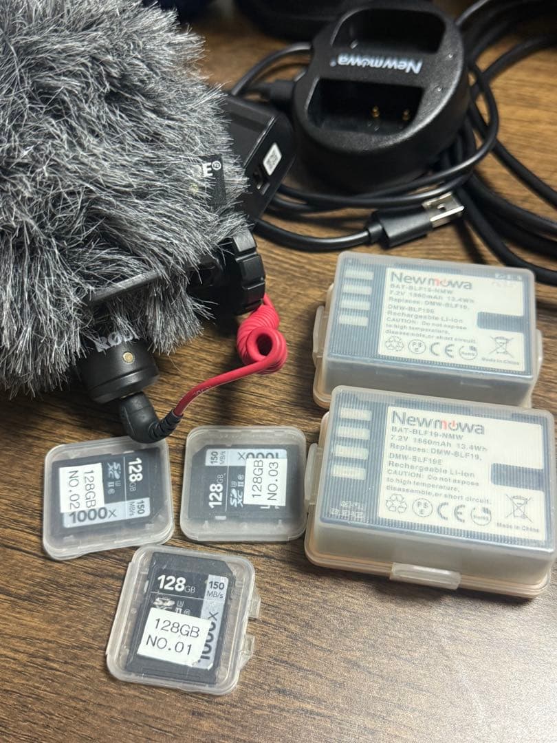 Y*S様 Panasonic DMC-GH4 ミラーレス一眼　おまけ付き