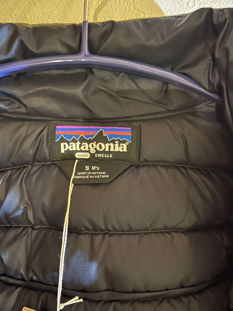 patagonia メンズ・ダウン・セーター・ベストS basln green