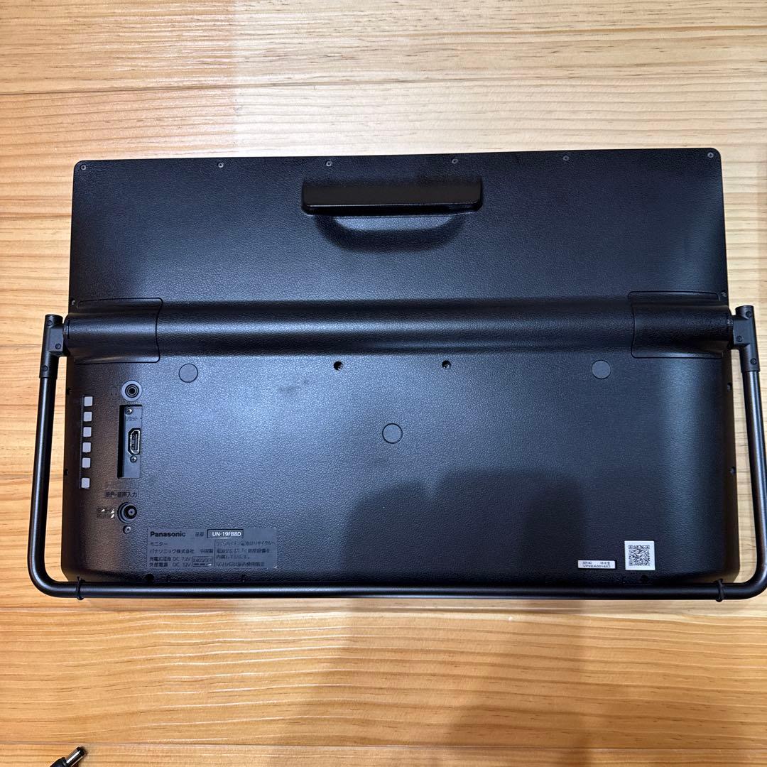 パナソニック UN-19CFB8 19型液晶テレビ プライベート・ビエラ