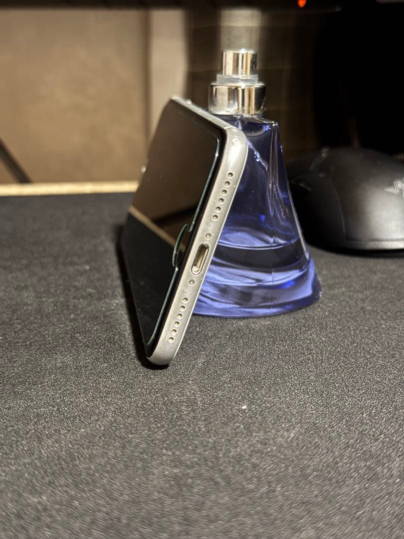 Apple iPhone SE2 ホワイト 本体 ケース付き