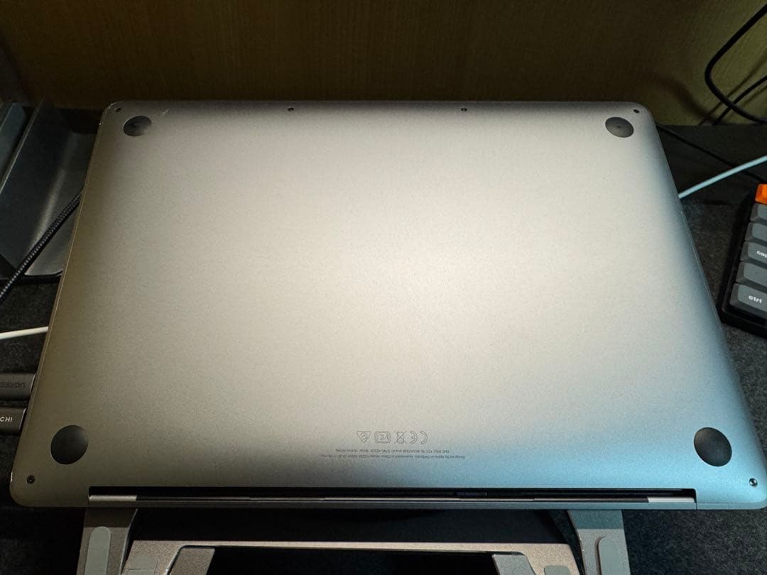 メモリ16GB MacBook Pro M2 13インチ 256GB 液晶故障