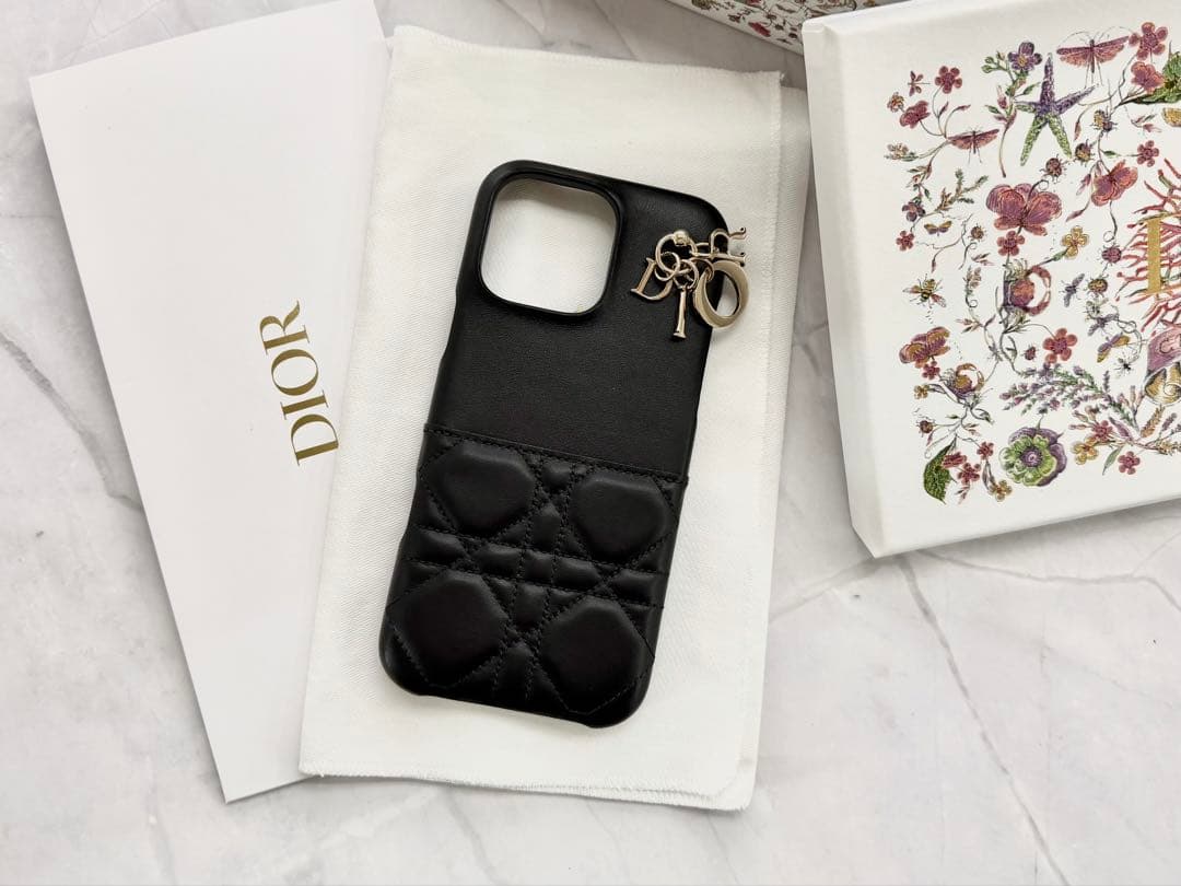 Lady Dior iPhone16Pro Max ケース カナージュラムスキン