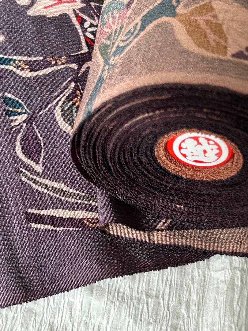 i-na　おしゃれな正絹小紋　彩のきもの　八重花紋