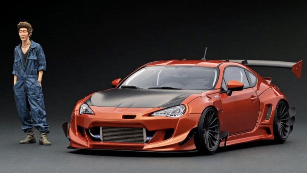 イグニッションモデル　1/18 パンデム86