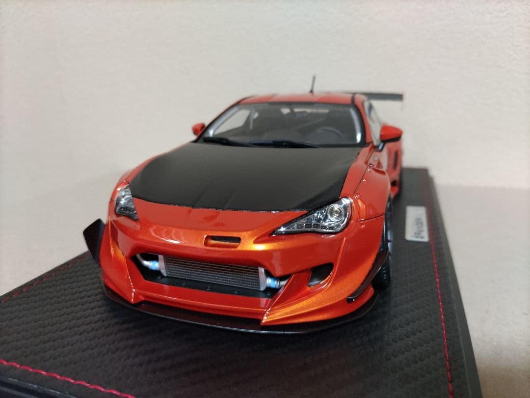 イグニッションモデル　1/18 パンデム86