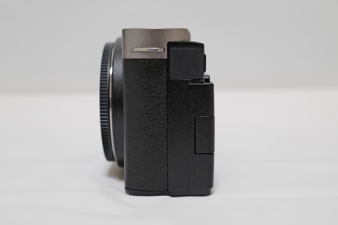 Panasonic LUMIX DC-S9-S ダークシルバー