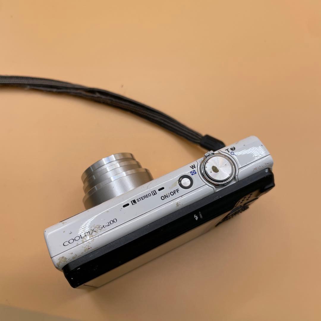 Nikon COOLPIX S6200 デジカメ B043