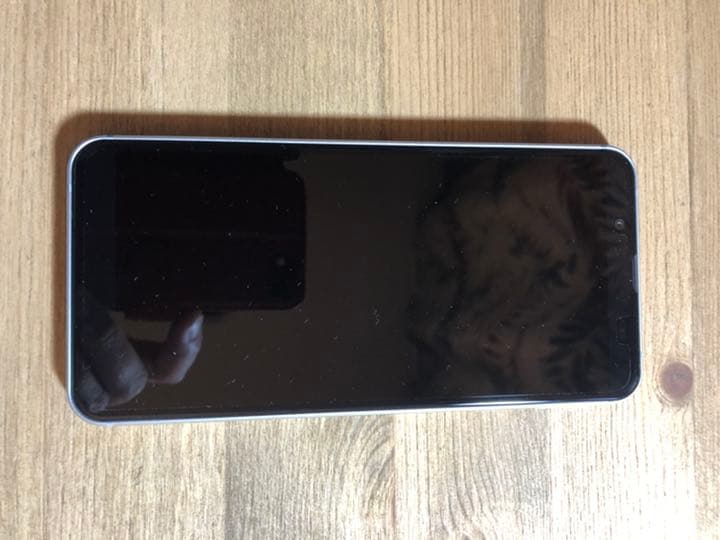 AQUOS sense3 basic SHV48 シルバー simフリー