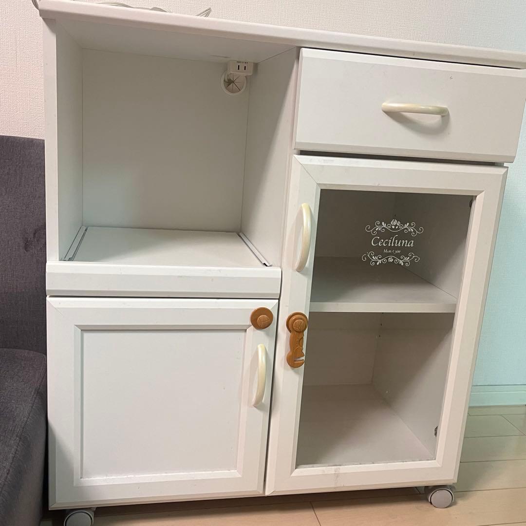 最終値下げ！　食器棚　キッチンボード　食器棚　電源　白　新生活