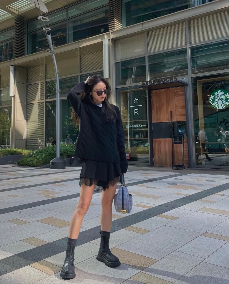 セルフポートレイト レース ハイウェストショートパンツ 加治ひとみさん着用