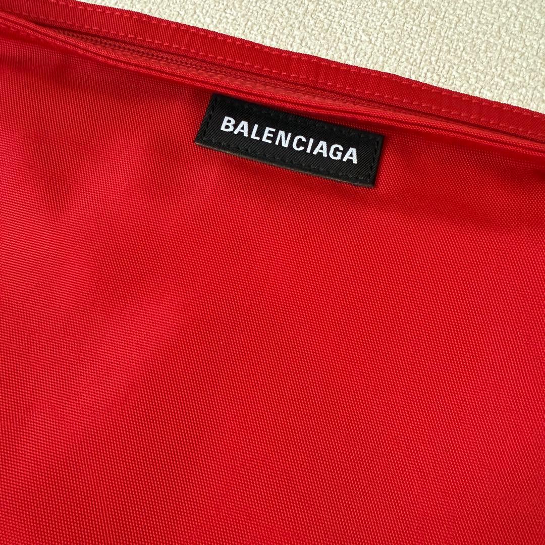未使用品　バレンシアガ　クラッチバッグ　レッド
