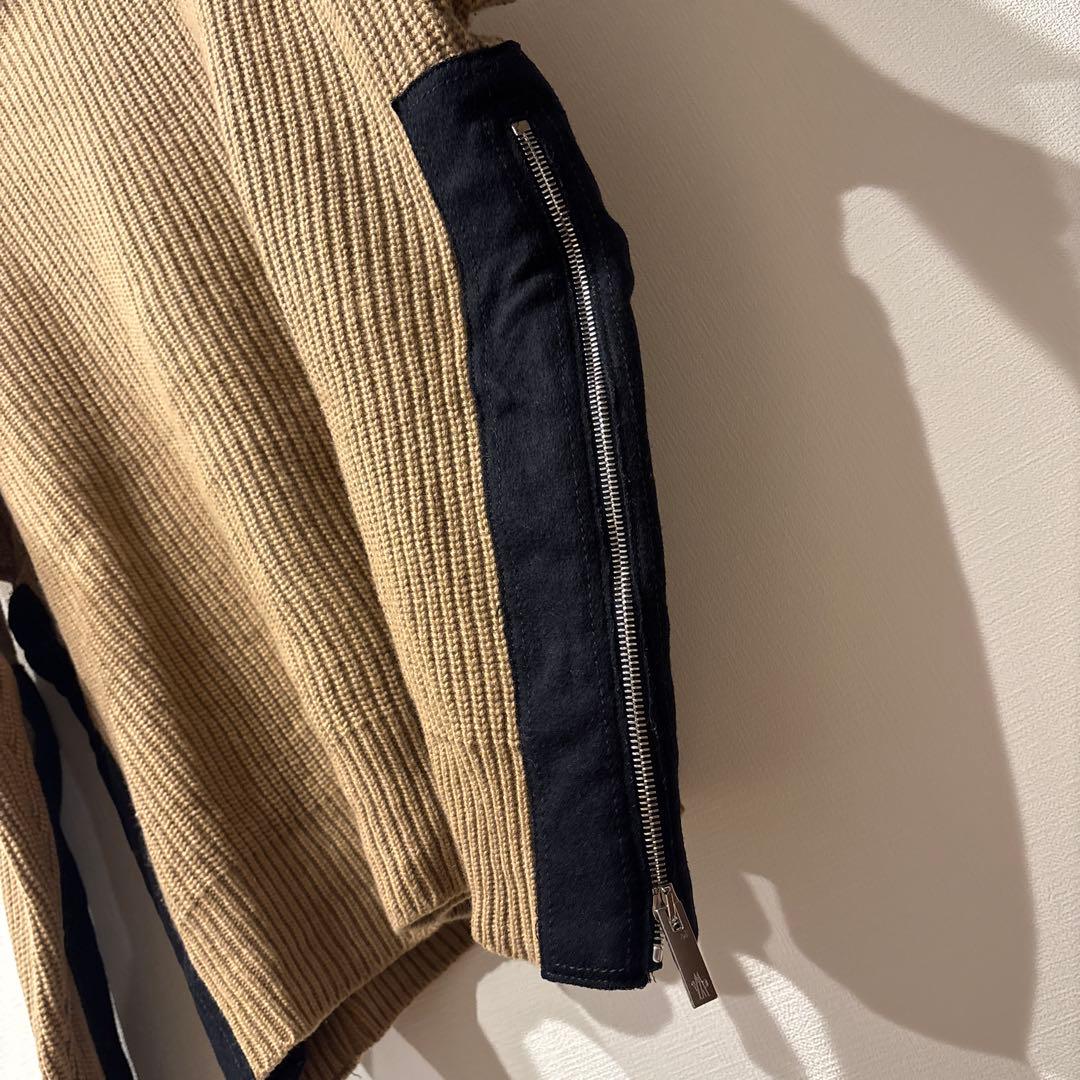 MONCLER ベージュ タートルネック ニット　メンズ