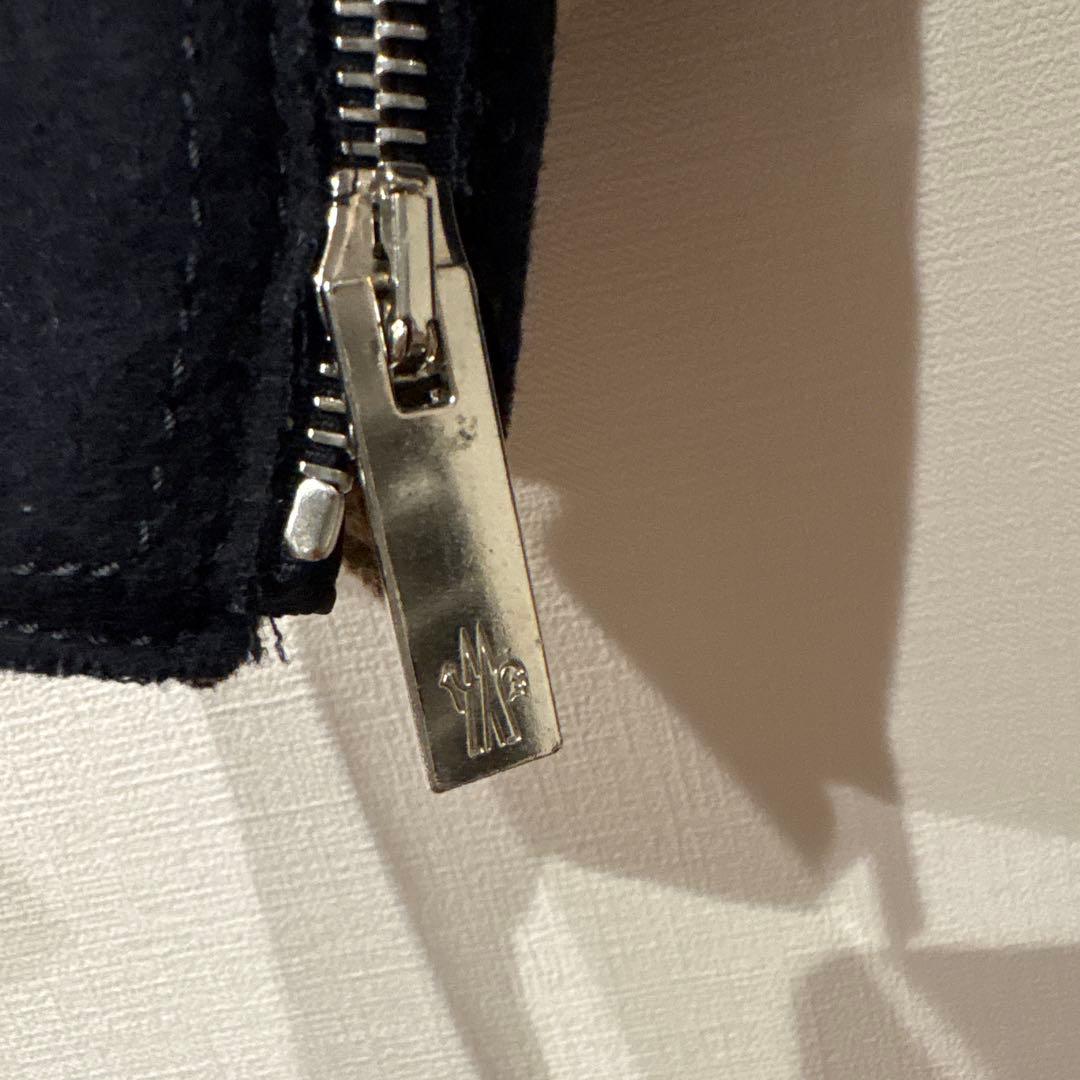 MONCLER ベージュ タートルネック ニット　メンズ