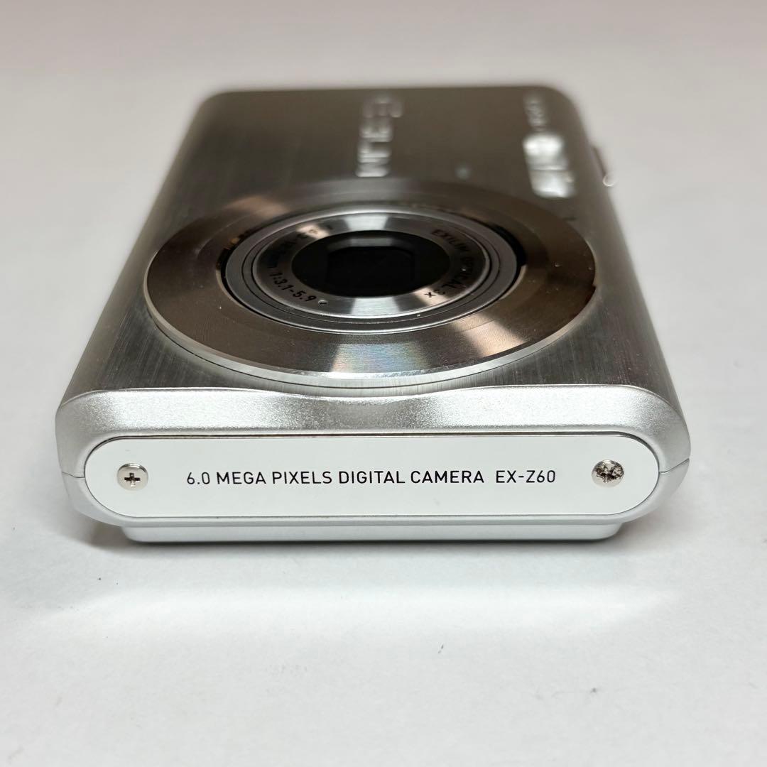 CASIO カシオ EXILIM EX-Z60 シルバー デジカメ ケース付き