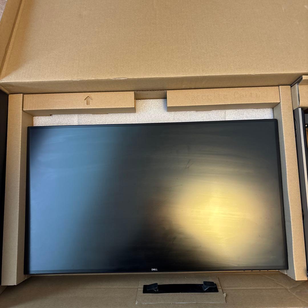 ディスプレイ・モニター本体 DELL U2720QM