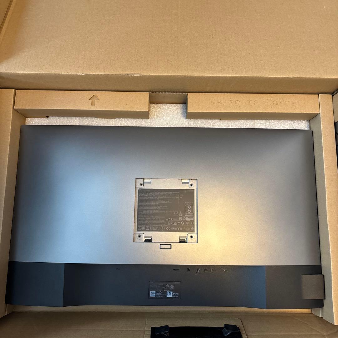 ディスプレイ・モニター本体 DELL U2720QM