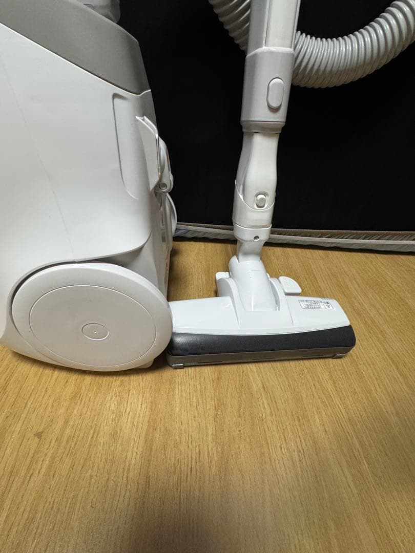 美品　Panasonic　MC-PJ240G-W 紙パック式掃除機