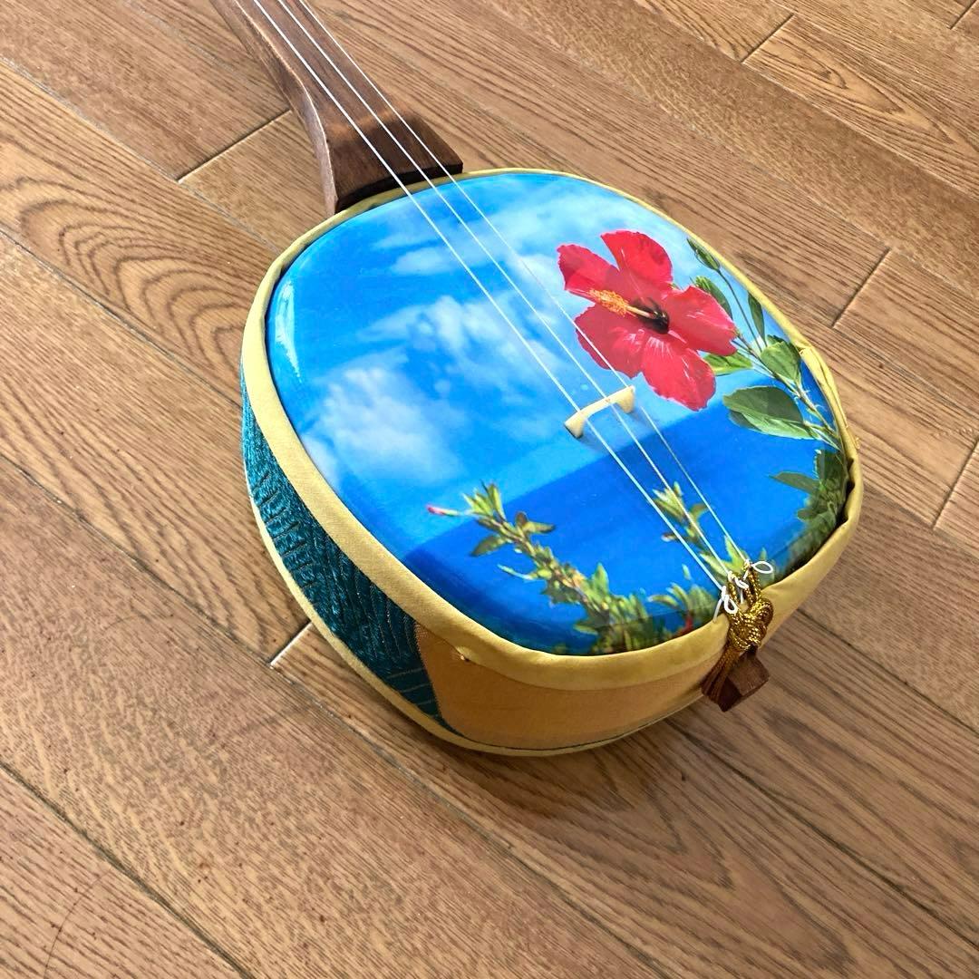 ハイビスカス三線