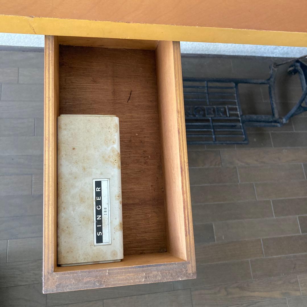 昭和レトロ　アンティーク SINGER社 足踏みタイプミシン木製テーブル