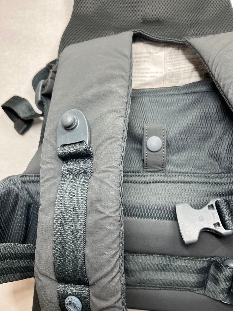 ピトレスク × グリーンレーベル 抱っこ紐 コラボモデル グレー